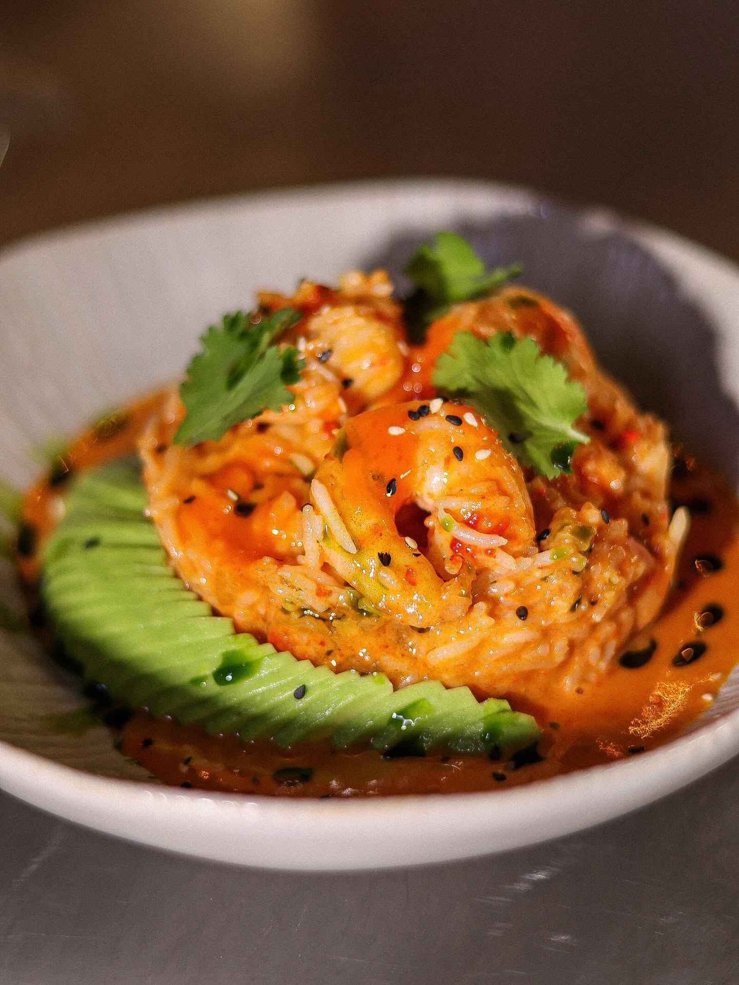 Creveți cu orez și avocado — restaurant Mi Cartel Arad